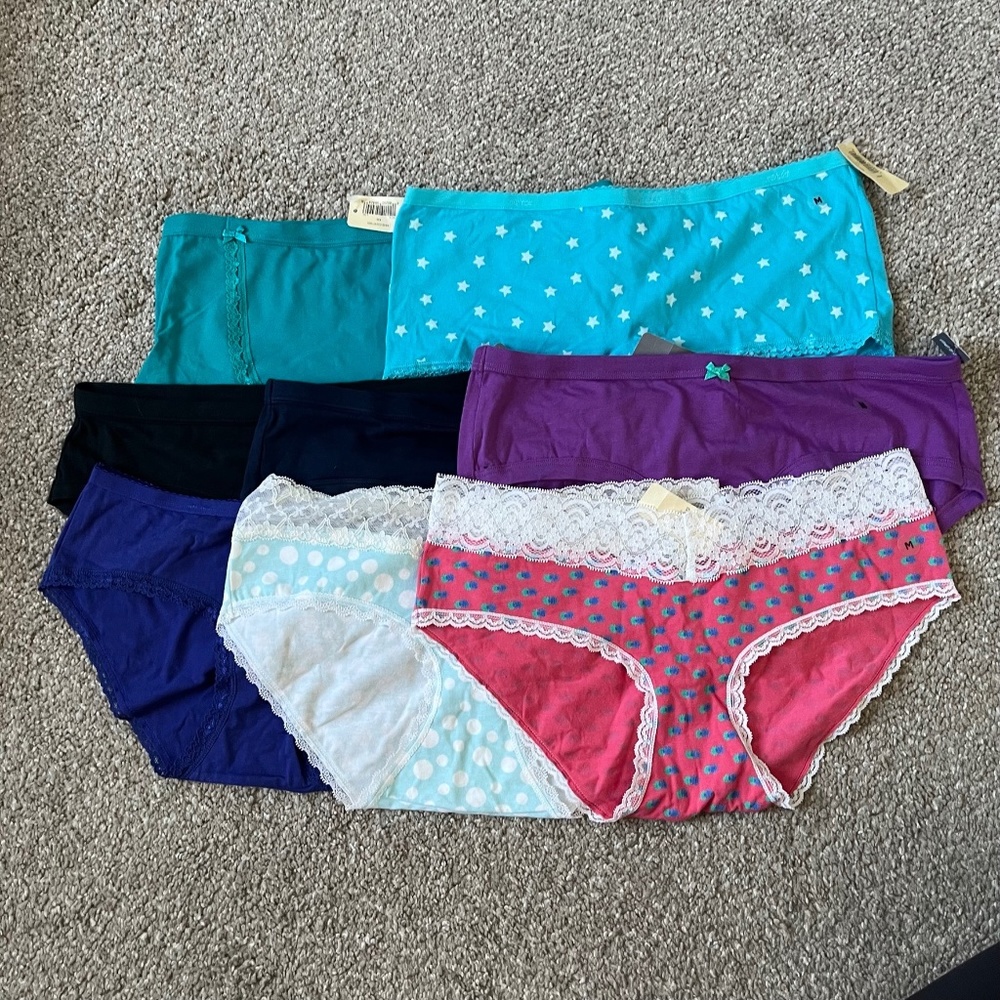 8 Pairs of Aerie Undies Size M